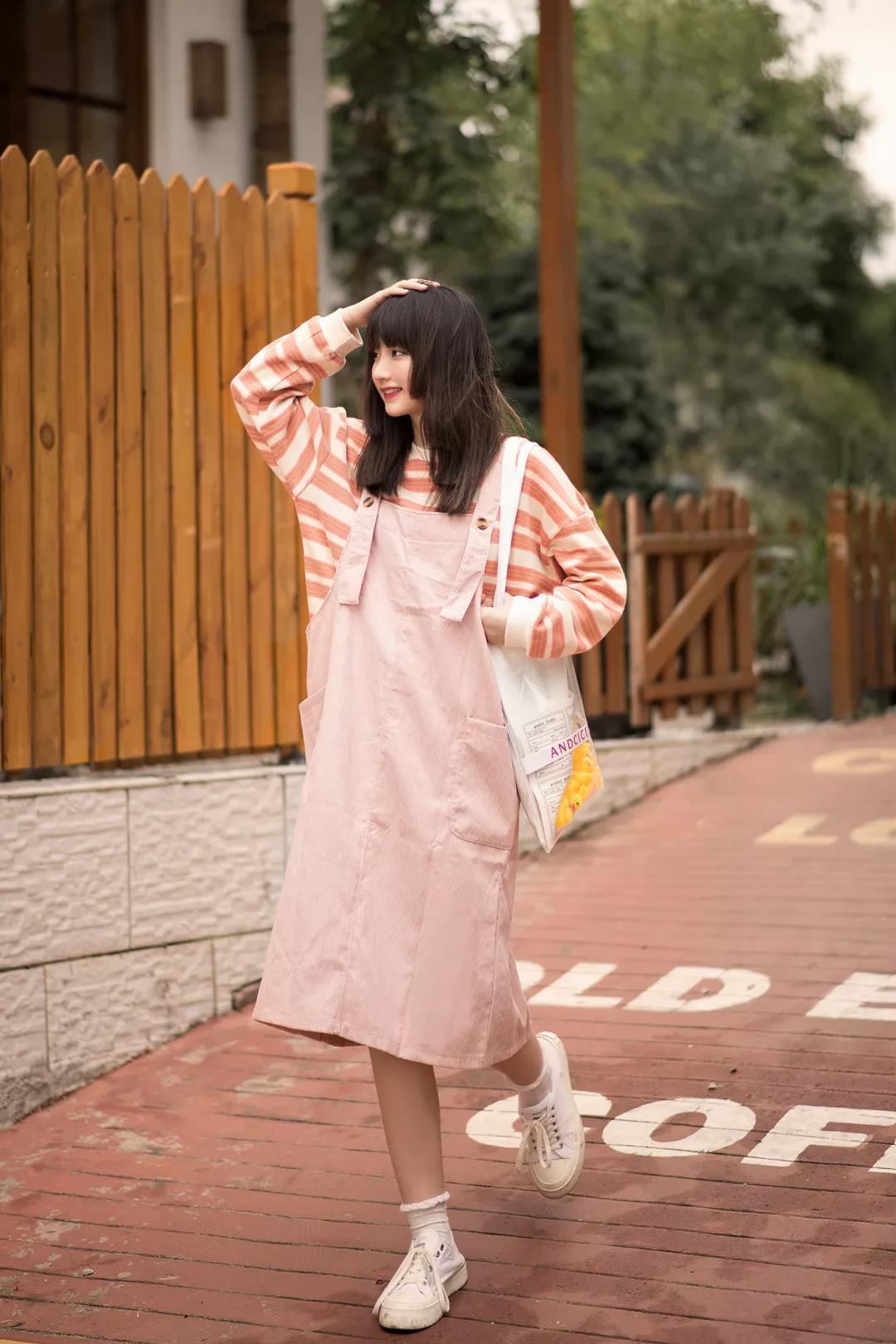 流行色|别总穿黑白灰,试试这些“流行色”穿搭,巨显白显气质感!