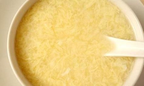 每天早上喝一碗開(kāi)水沖雞蛋，一段時(shí)間后，身體可能會(huì)收獲4個(gè)好處