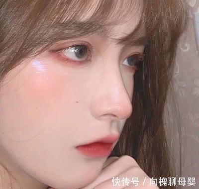 枕套|鼻子上总是挤出“白色条状物”学会这3招,和“草莓鼻”说拜拜