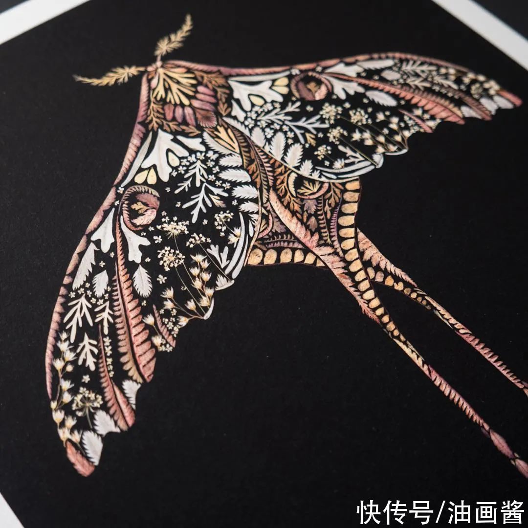 艺术作品&她画画的材料是花瓣,工具是把刀,直接用刀刻出画