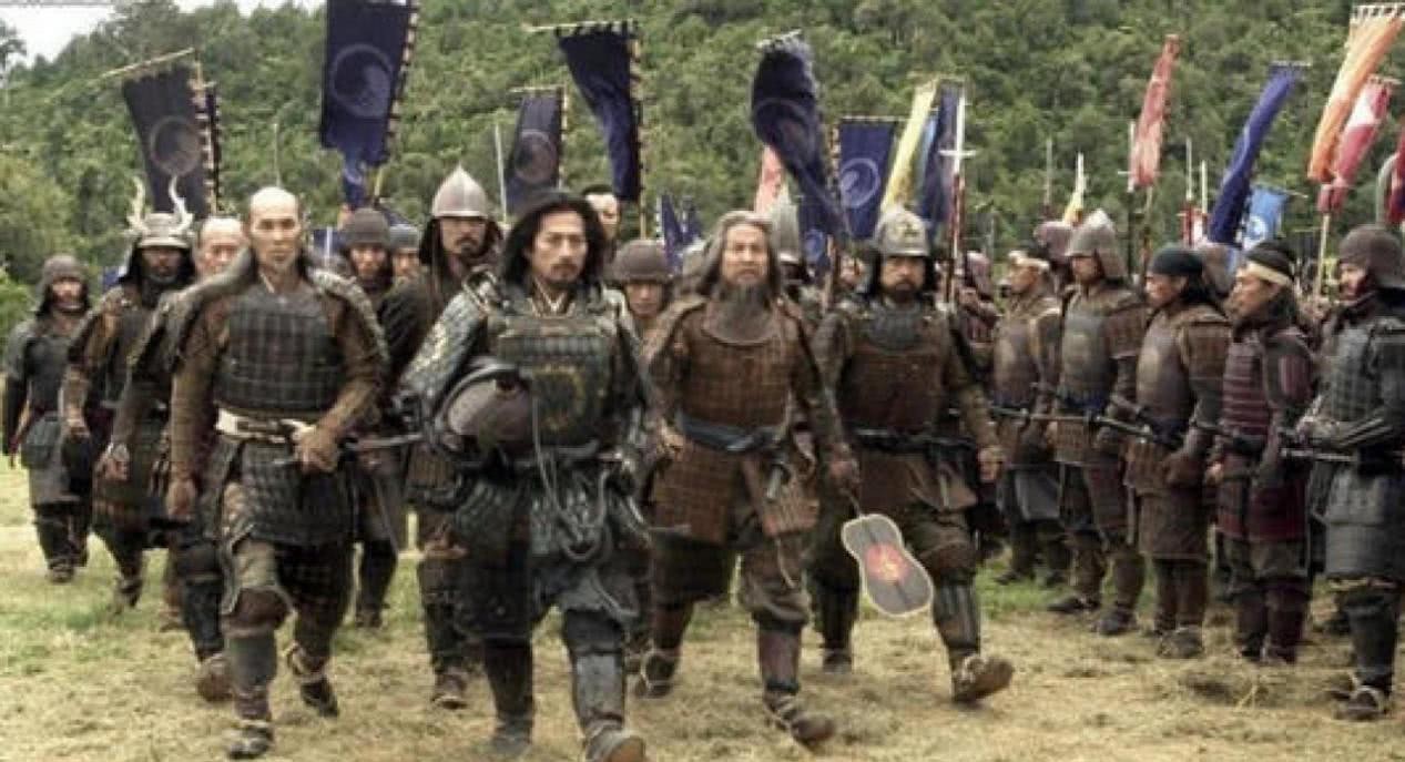 竟成|岳飞处死40个逃兵,心软留下一个,不料竟成世界名将