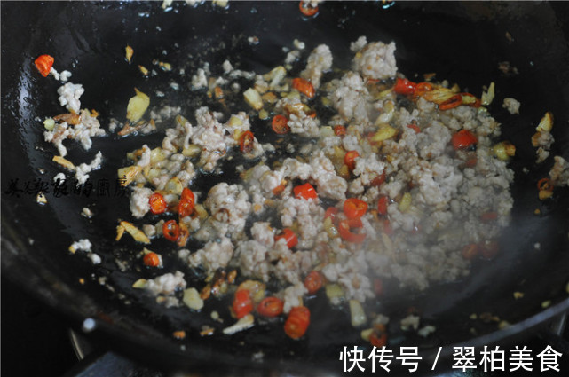 土豆粉|女人常吃這種“堿性食物”，嘴巴不臭，頭發烏黑，皮膚也細膩了！