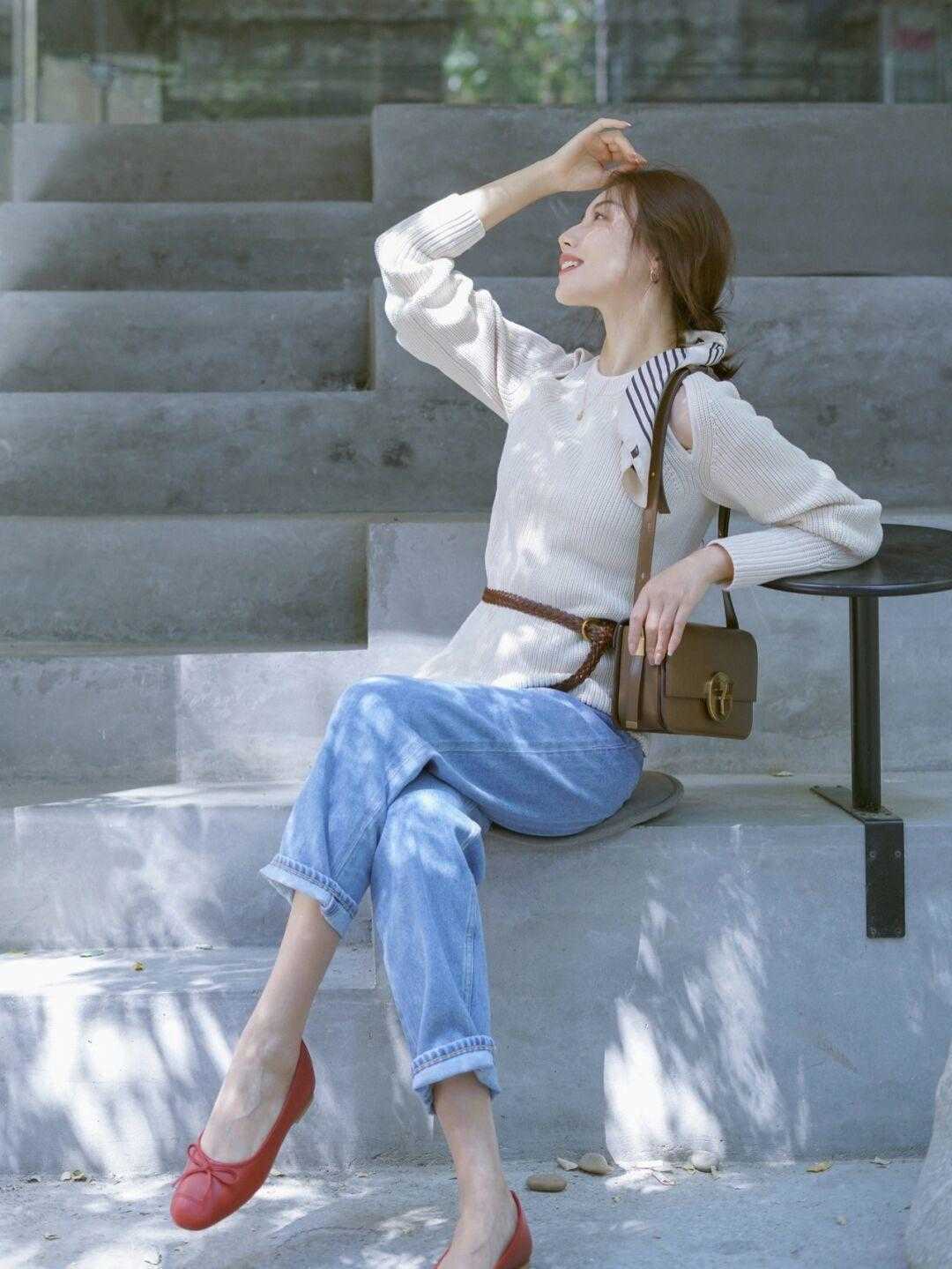 半身裙 为何你穿衣土气?衬衫搭半身裙或者牛仔裤优雅时髦,适合普通女生