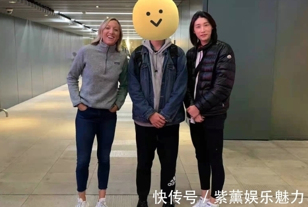 美腿|女排出征!金软景红唇夸张,拉尔森超细美腿,两MVP成夺冠!
