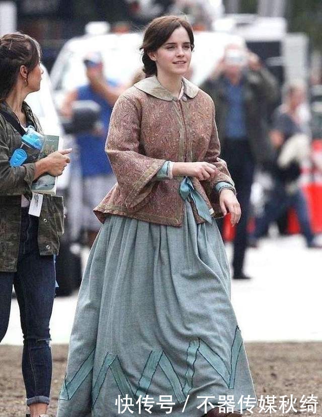 看着|咖啡色的穿搭适合冬季穿,看着深沉,但是搭配好很高级