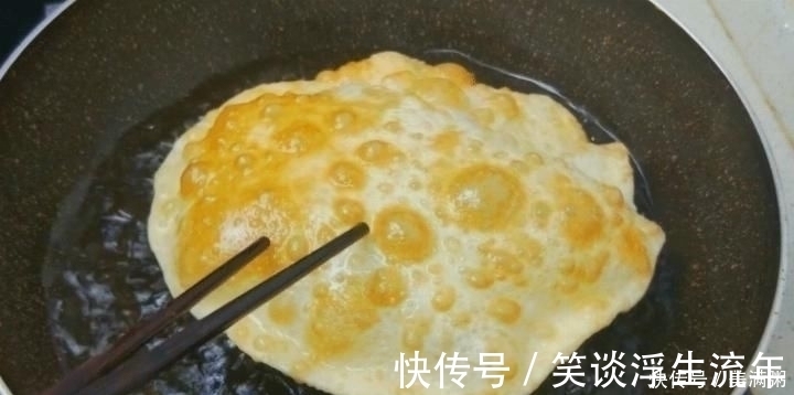 面剂|面粉别蒸馒头了,教你一个新吃法,比油条还香,我家一周吃5次