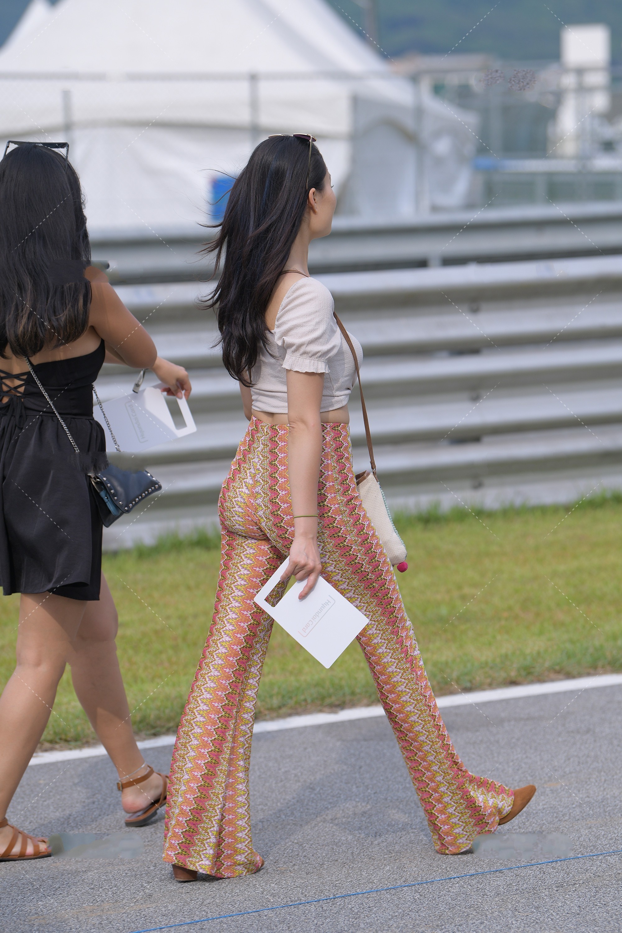 风情|花色阔腿裤穿出不同的风情, 华丽典雅