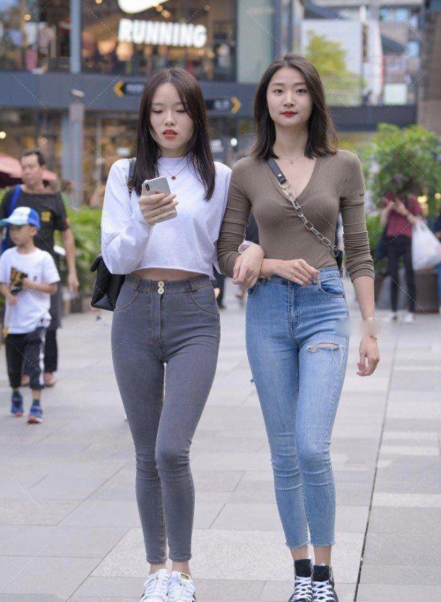 长袖|深灰色长袖针织衣搭配高腰牛仔裤,清纯可爱,少女感十足
