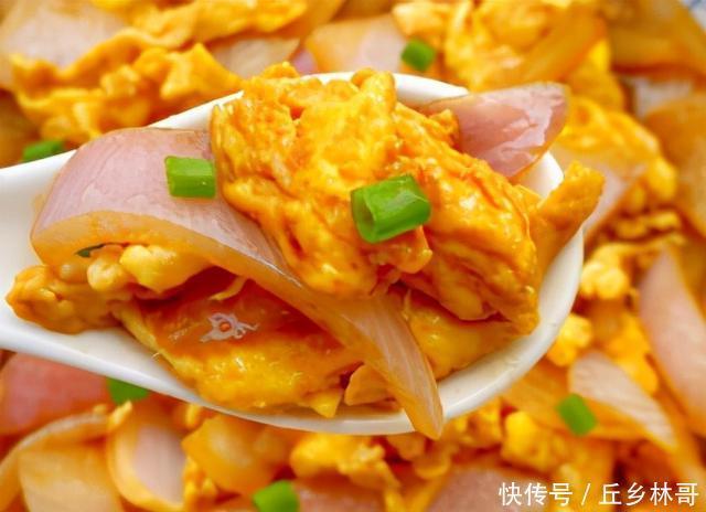 洋葱最近火了,加几个鸡蛋,没想到这么美味,比吃红烧肉还香