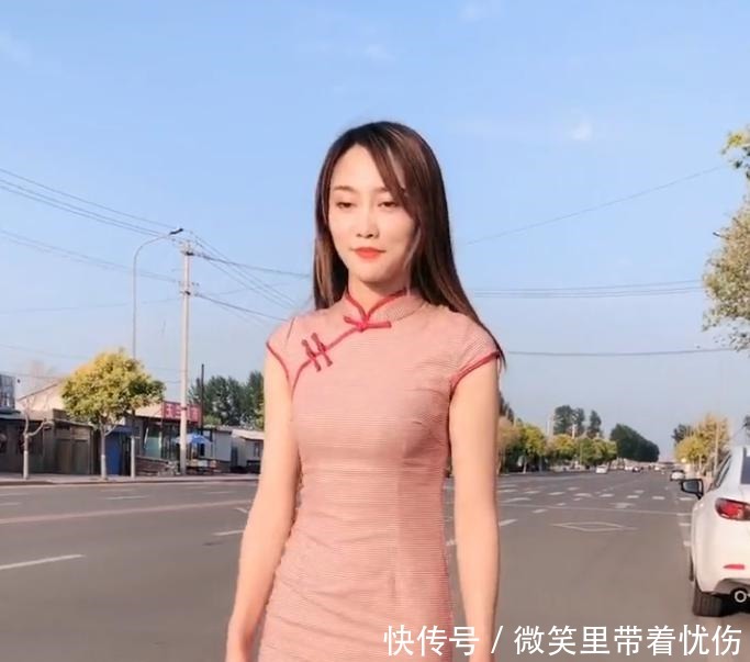 别看了大哥,你的自行车不能让她笑!