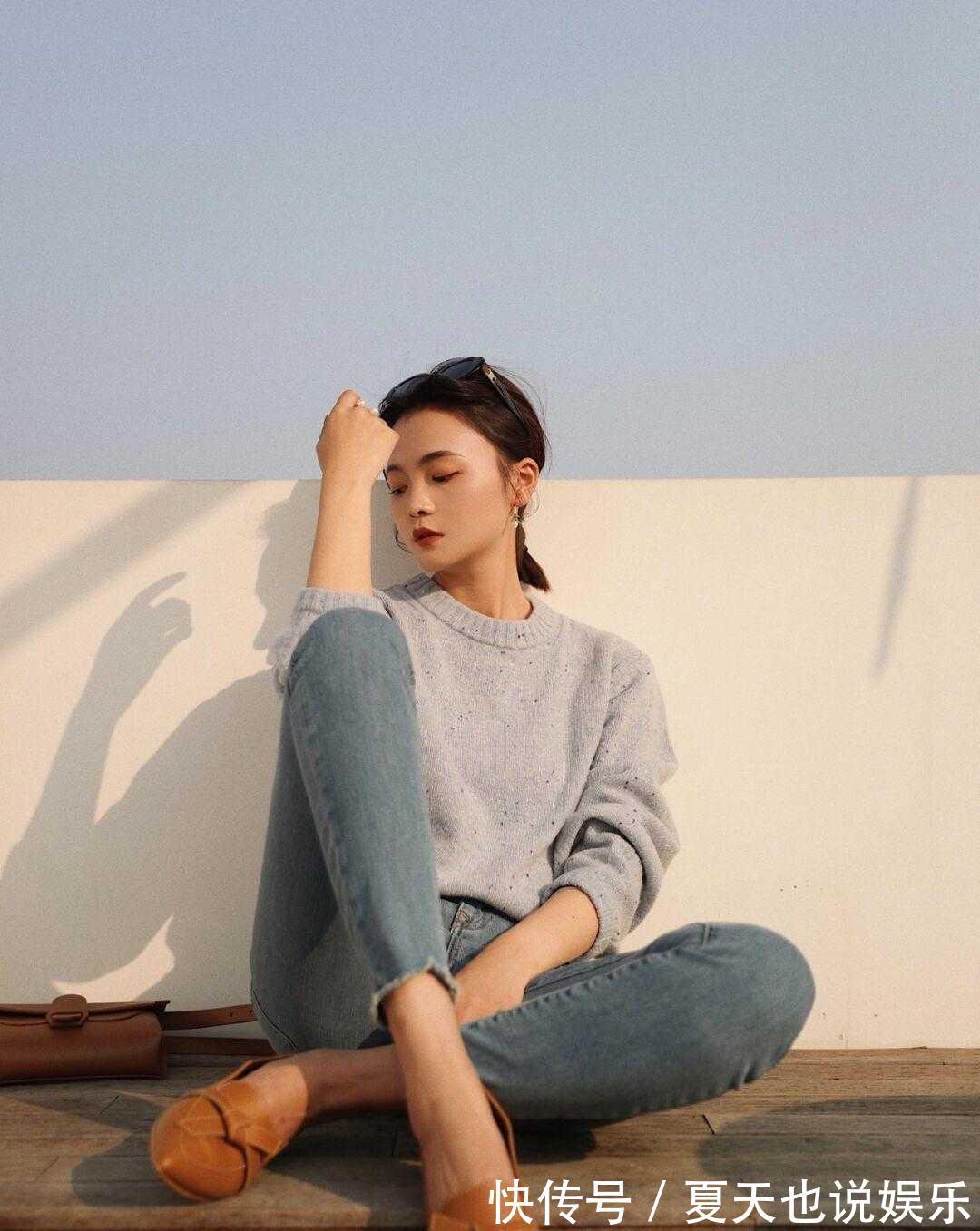 非主流 紧身牛仔裤可不是什么非主流单品,冬天穿它出门,遮肉显瘦又显高