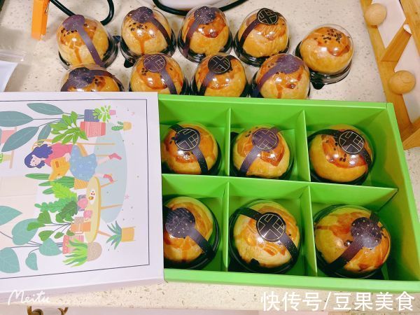 猪油|一上桌就被哄抢，这道手工蛋黄酥的诱惑我跪服