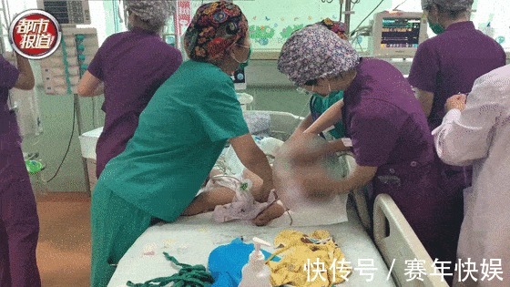 宝爸|2岁男童被饼干卡喉咙窒息,送入医院抢救无效,父母只能放弃治疗