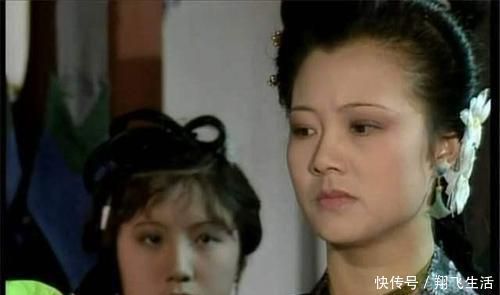 王熙凤$秦可卿的葬礼上,贾珍手里拿了一件不该拿的东西,尤氏太丢脸了