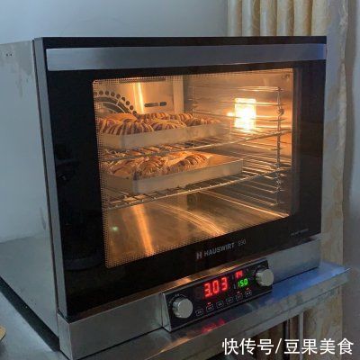 好吃到哭的豆沙圈面包??万能餐包方子 速速收藏