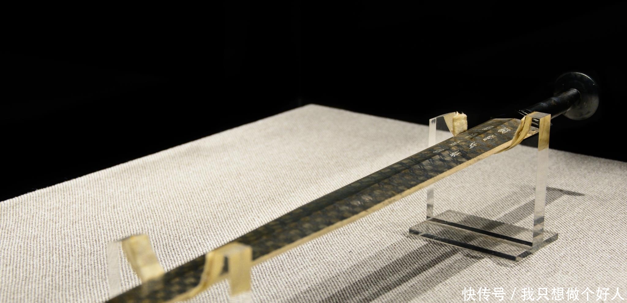 春秋时期|青铜兵器中代表作,越王勾践剑历经千年没生锈,其中有什么原因?