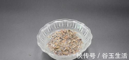茶叶放白醋里泡一泡,真是厉害了,解决家家都困扰的烦恼,太棒了