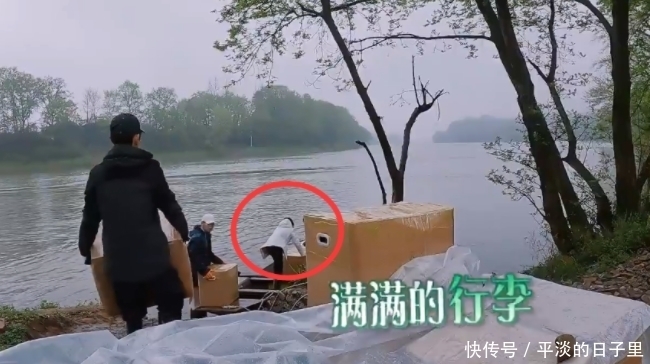 《向往5》干活作假引争议,黄磊多次划船不穿救生衣,何炅险落水