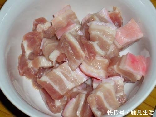 红烧菜系|炒糖色时,用白糖还是冰糖?很多人弄错,难怪卖相不好,味道发苦
