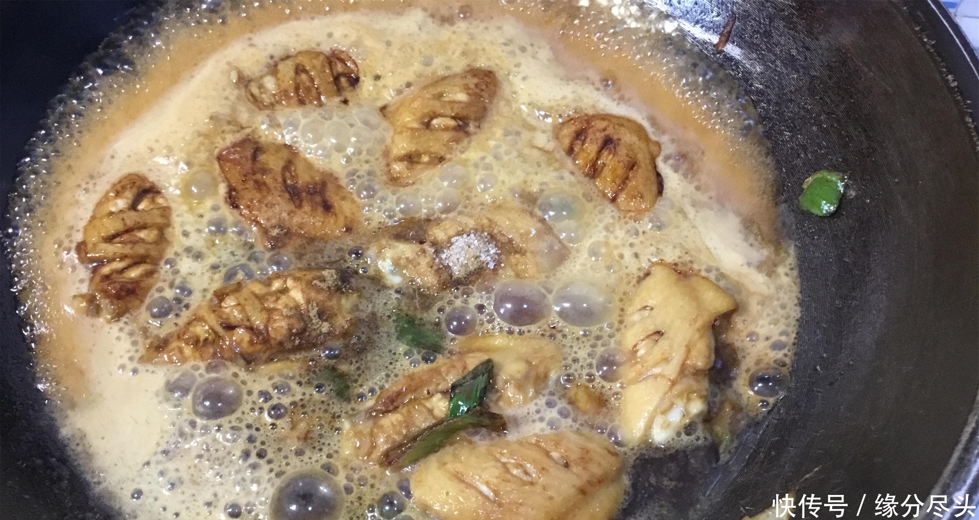 鸡翅香喷喷的做法,香到骨头里,真是不一样,做法又简单