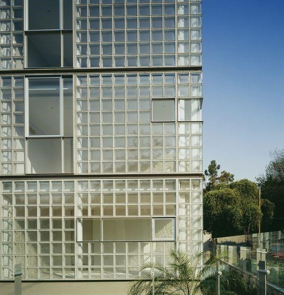 玻璃|封阳台用玻璃砖,全小区头一家,整栋楼属我家阳台光线最好