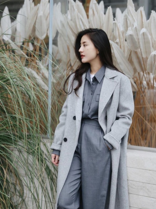 下半身|秋冬的大衣穿搭指南!搭配上半身裙或直筒裤,提升气质又高级洋气