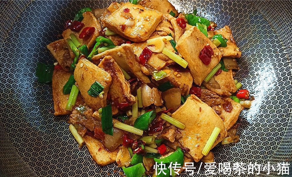教你在家做干锅千页豆腐，香味浓郁，风味独特，一点都不比饭店差