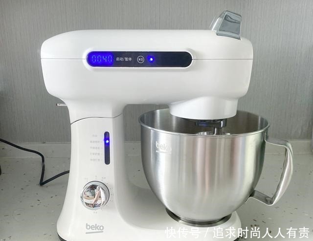 美味|想吃红豆饼别再买了,在家用面粉就能做,咬一口层次分明香酥美味