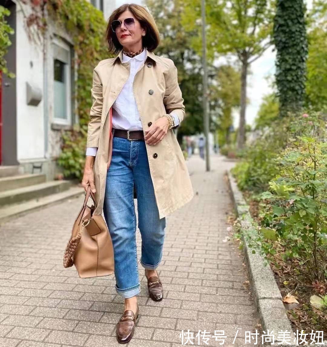 紧身裤 当你变老了,一定也要穿得大方得体,学大妈们这样穿时尚大气