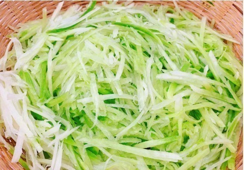 酥脆|做萝卜丸子时，9成人都用错了粉难怪萝卜丸不酥脆，而且还会散
