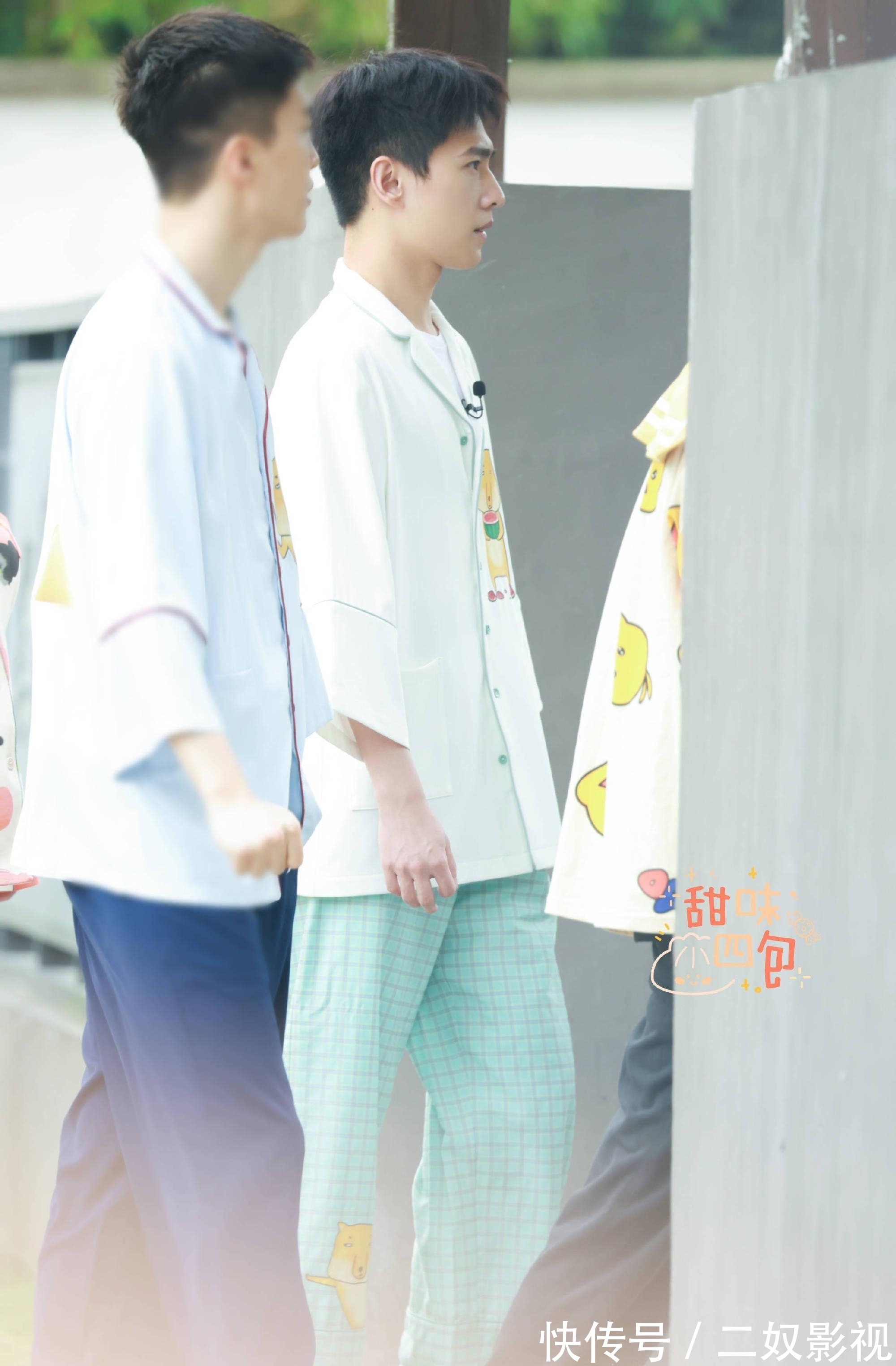 呆萌可愛|楊洋無懼綜藝陰影!參加《青春環游記3》錄制,睡衣造型呆萌可愛