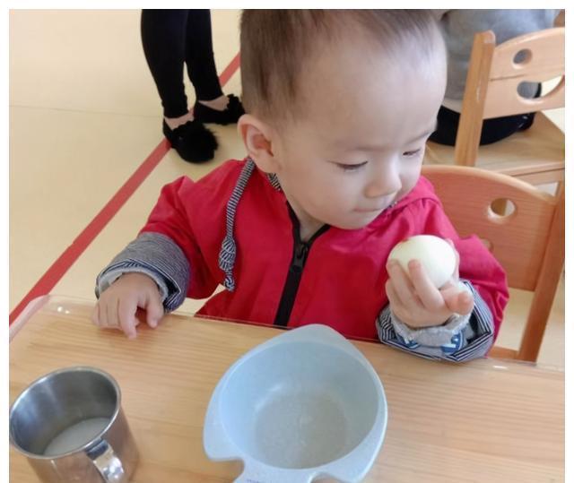 过敏原|辅食鸡蛋多大孩子可以吃?新手爸妈要先了解,吃不对容易坑娃!