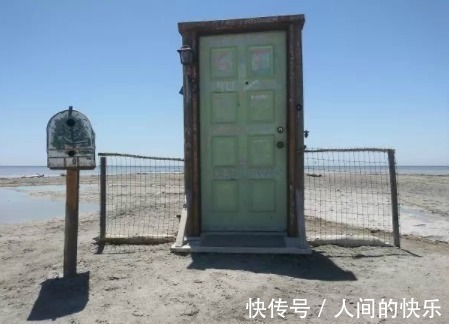 |搞笑GIF:想走?不存在的,老娘抗也要把你抗回去