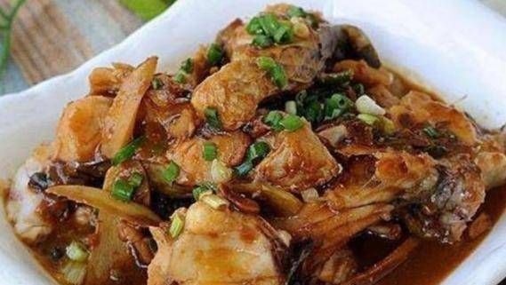 万能炖鱼法,不管是什么鱼,照这个方法炖,保证味美鲜香无腥味