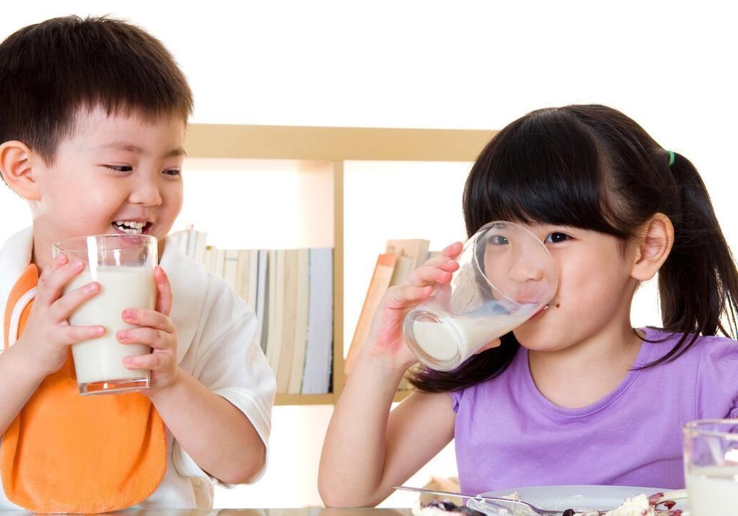 高蛋白食物|不管家里有钱没钱,多让孩子吃2物,补钙促发育,孩子长个高