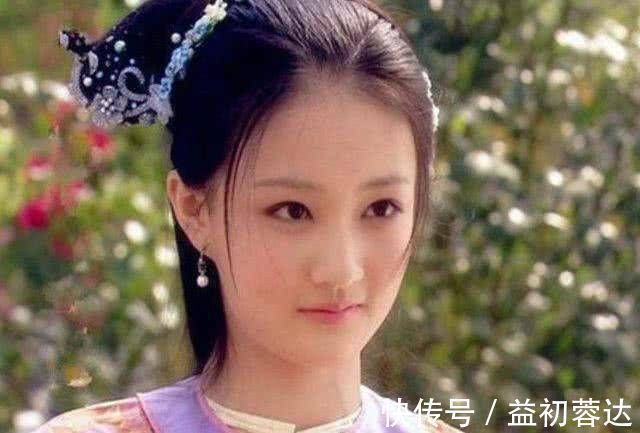 薛宝钗!贾母心目中的孙媳妇,不是林黛玉也不是薛宝钗,而是商人的女儿