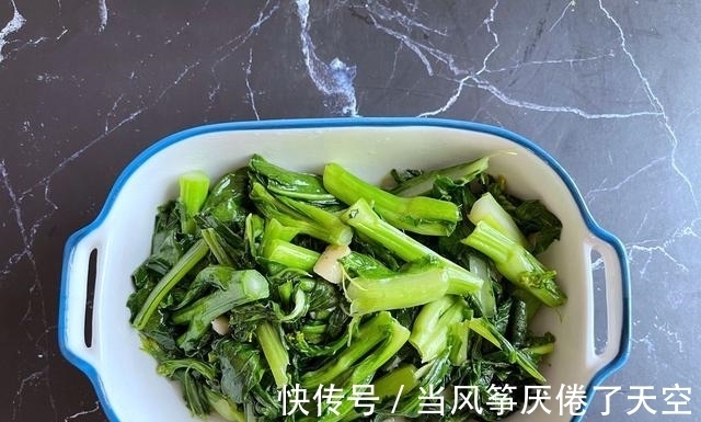 精灵|跟同事的午餐：3菜1汤配红枣饭，网友：眼馋，能再多添一双筷子吗