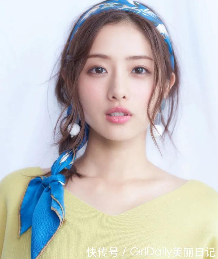 双马尾|学会这3款适合圆脸少女的夏日扎发,元气满满一整夏!