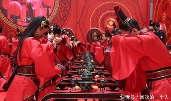 到底|清朝男子老来续弦娶妻,却因看见小鬼人死灯灭,到底怎么了