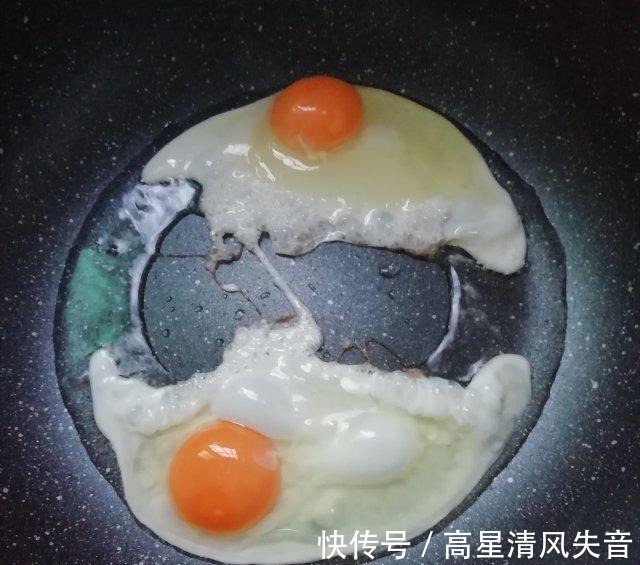 美味|蒜蓉荷包蛋，蒜香浓郁，美味简单！