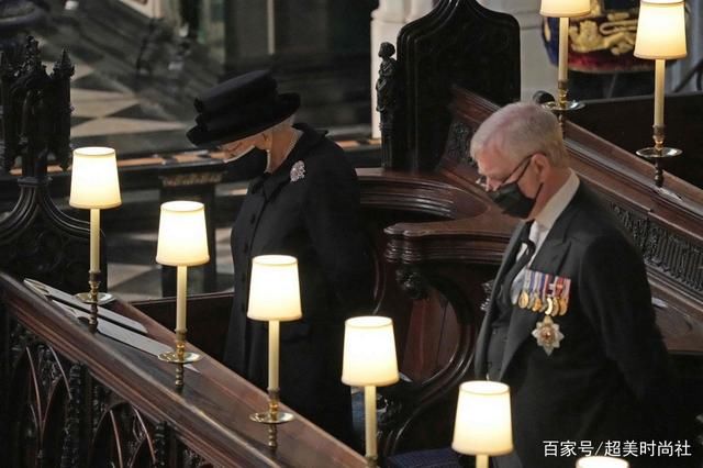 王室用珠宝寄托哀思！英女王佩戴“压箱底”胸针，隐藏浪漫的深意