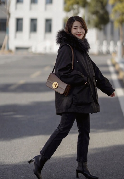 焦糖色 小个子穿羽绒服配啥鞋才好看?建议选择这4双,时髦百搭又显高