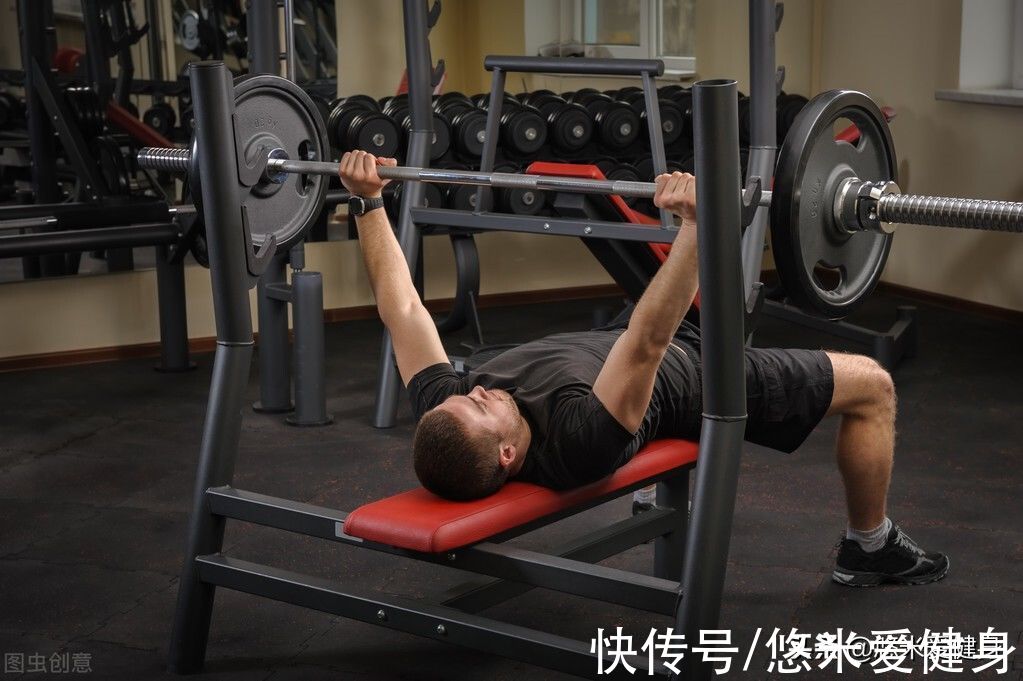 动作|快速练出胸肌的方法，练好这3个动作，拥有饱满厚实的胸肌