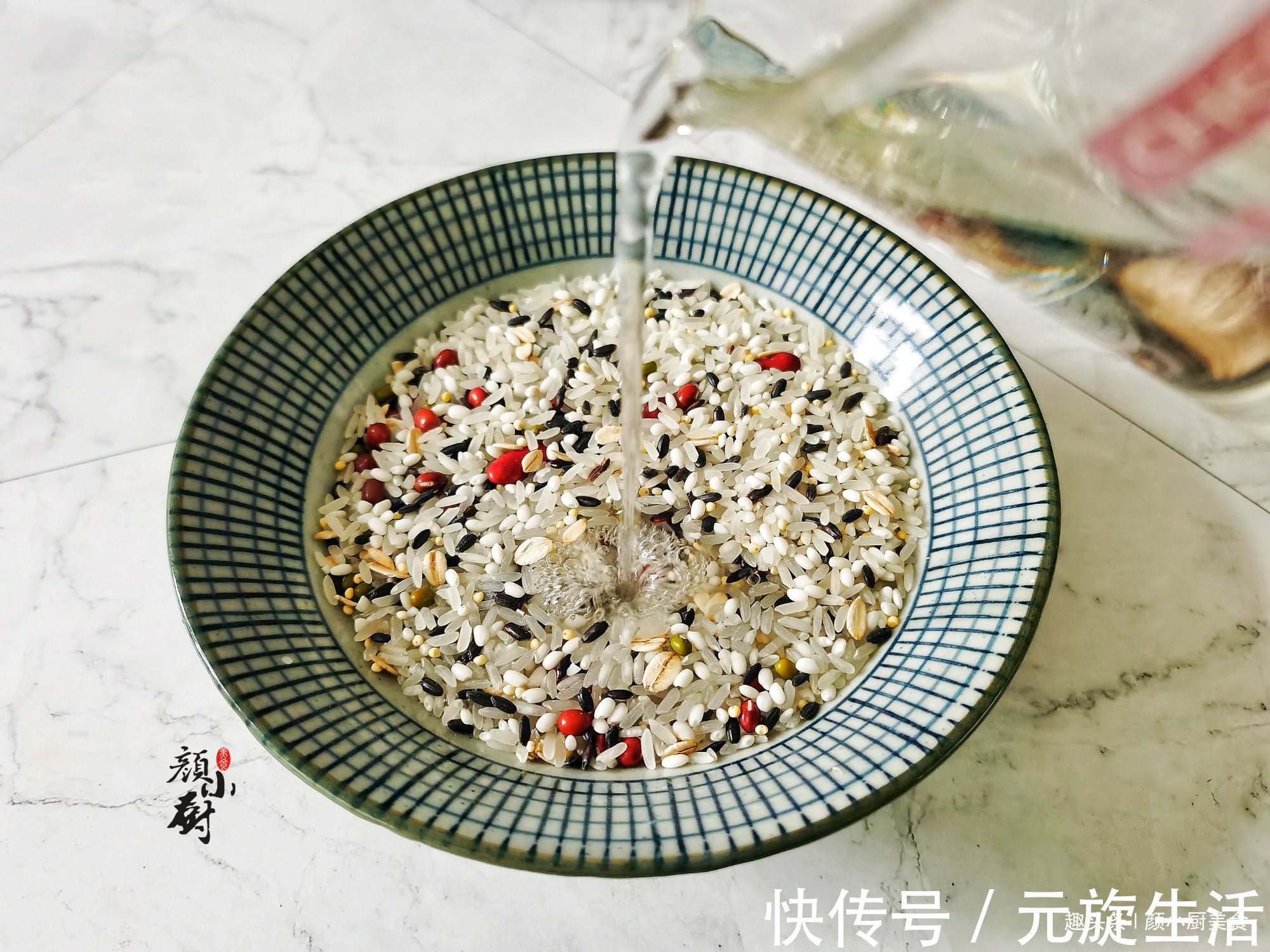 煮米饭时,有人放油,有人放盐,大厨都不对,这样才香!