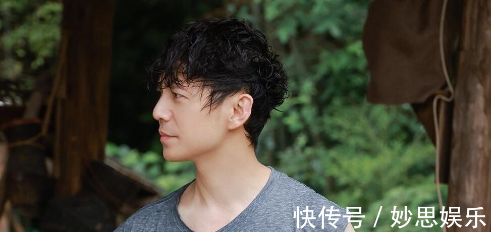 何炅憑什么能成為綜藝界的“定海神針”趙露思一語道破玄機