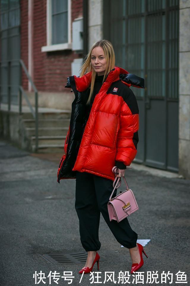 冲锋衣+羽绒服好帅气,百搭还时尚,冬天这么穿太惹眼了