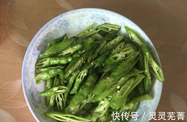 家常|尖椒炒鸡的家常做法,麻辣鲜香,好吃又下饭!