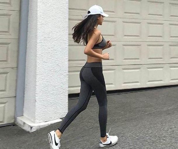 美女|时髦打底裤美女衬出女人气质美，穿出女神范