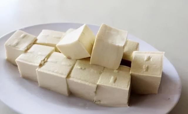 买豆腐时，聪明人看到这2种扭头就走，豆腐摊老板：从不让家人吃