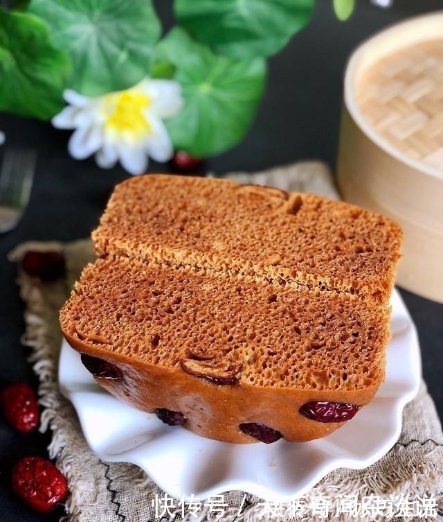 红糖发糕有弹性,不粘牙有诀窍,别光用面粉,加点它,一次就成功